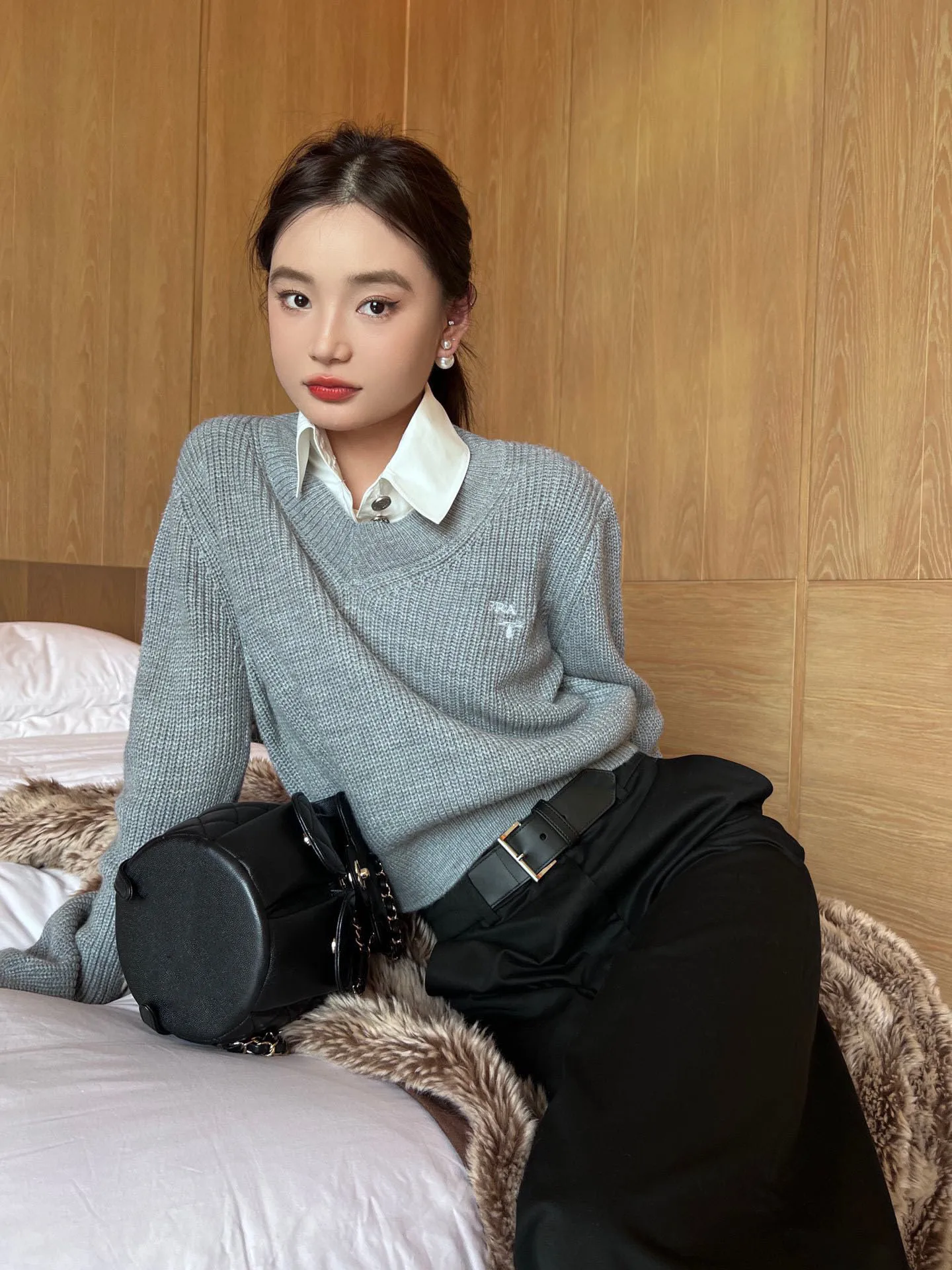 

Коллекция 2023 года, Классическая модная осенне-зимняя жаккардовая универсальная трикотажная одежда с длинными рукавами и буквенным принтом, с V-образным вырезом