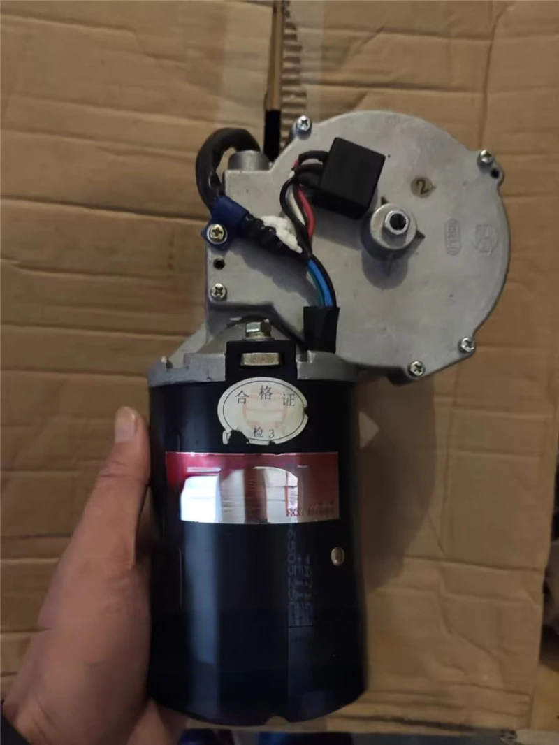 Применимо к двигателю стеклоочистителя автобуса Heke Hk6818k Zd2833 оригинальные