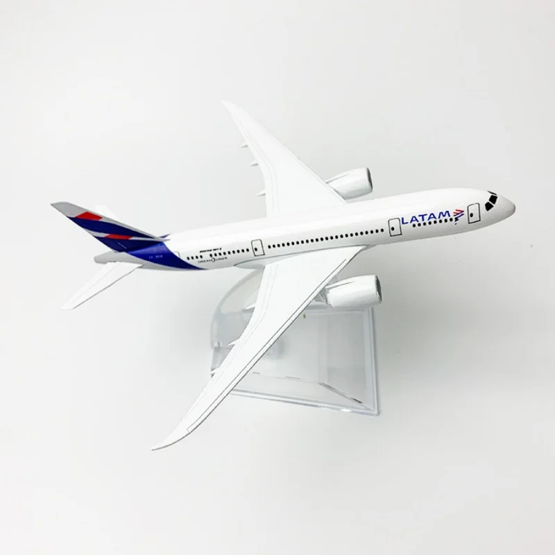 Фото 16 см самолет Latam Airlines B787 металлическая модель самолета 1:400 имитация пассажирского самолета из сплава литья под давлением твердый статический орнамент №2