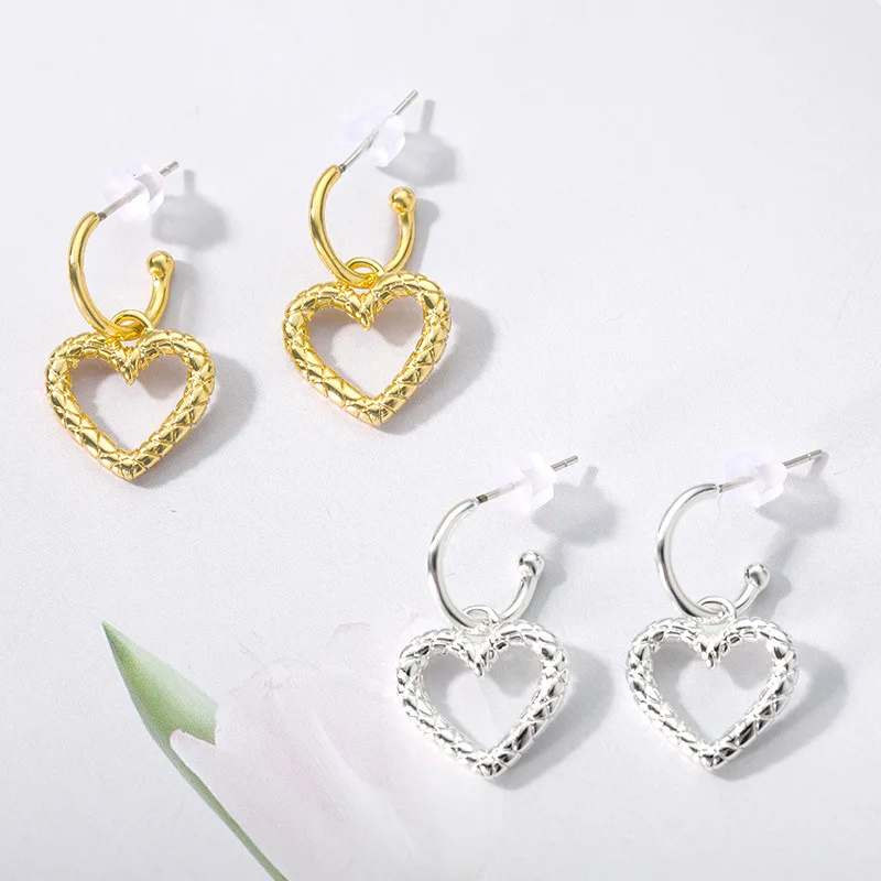 

Fashion Geometric Vintage Heart Earrings Class Sweet Glossy Metal Drop Earrings for Women Jewelry Gift