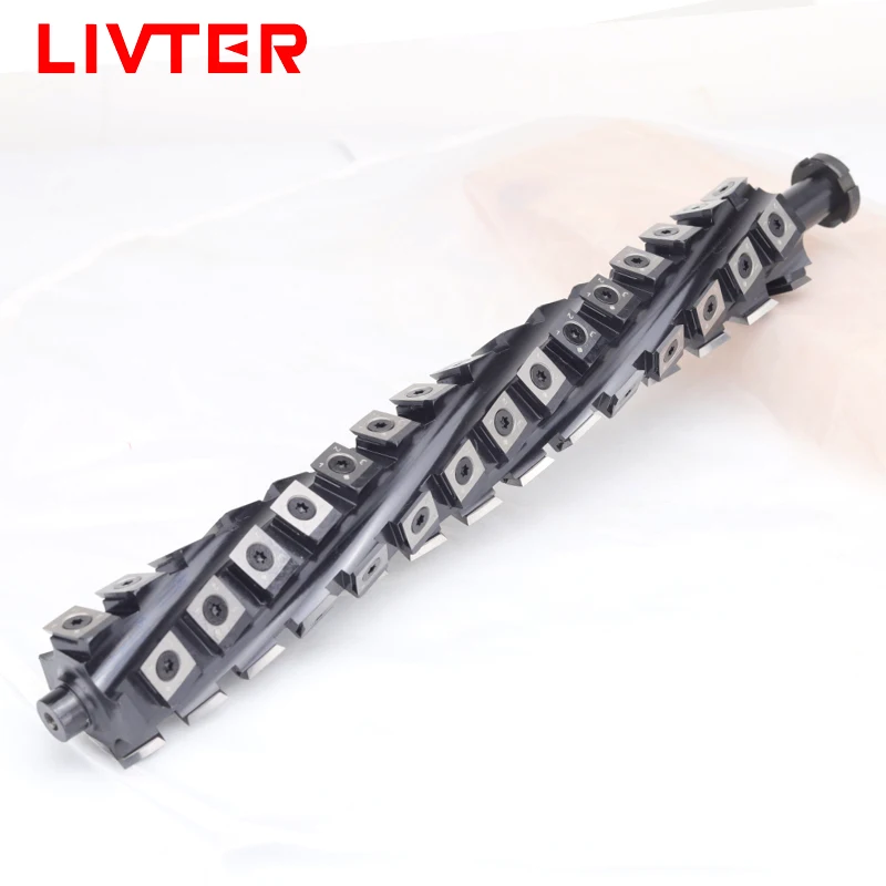 Спиральная режущая головка для деревообрабатывающего инструмента и спиральная