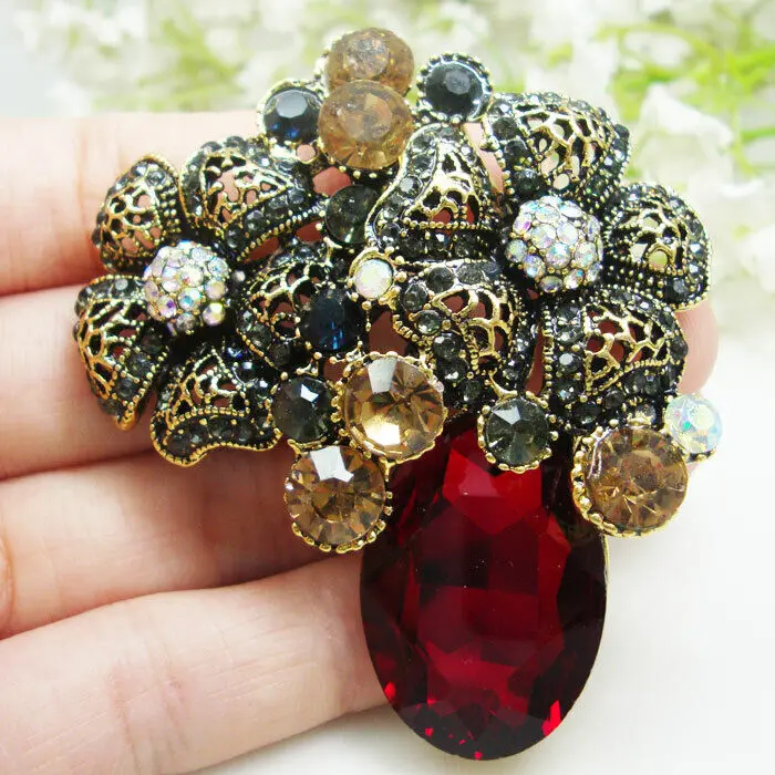 

Woman's Vintage Flower Cluster Pendant Brooch Pin Party Rhinestone Crystal