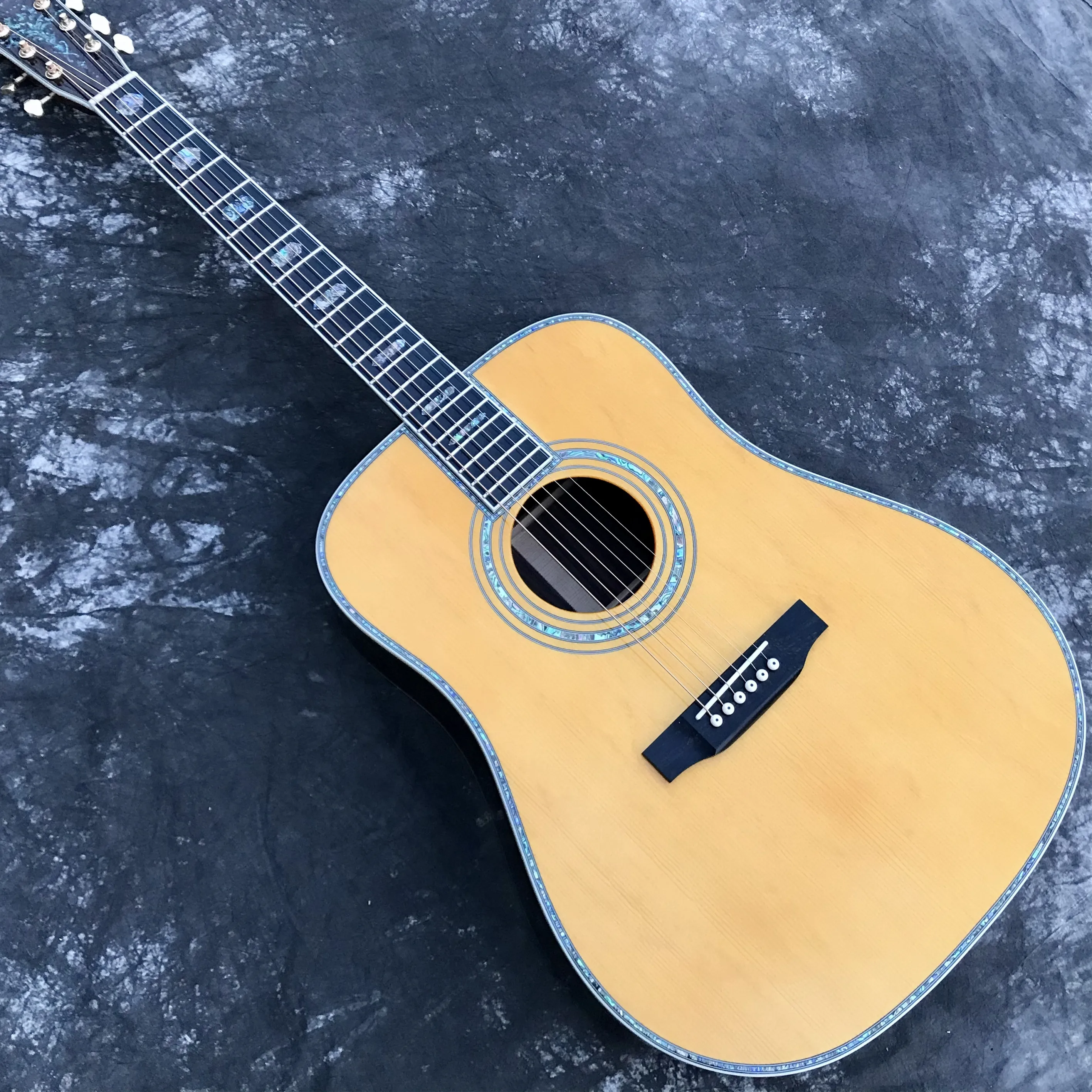 Акустическая гитара из цельного дерева на заказ гриф морского ушка черного 41