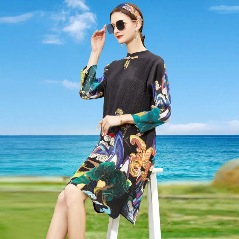 

Fashion temperdress female ament black print loose large size long 2022 new pleated collar Chinese cheongsam o neck dress