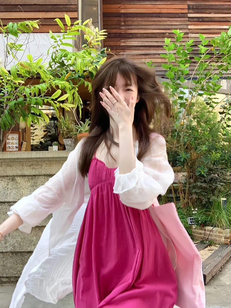 Розово-красное праздничное платье на бретельках Женская Великолепная