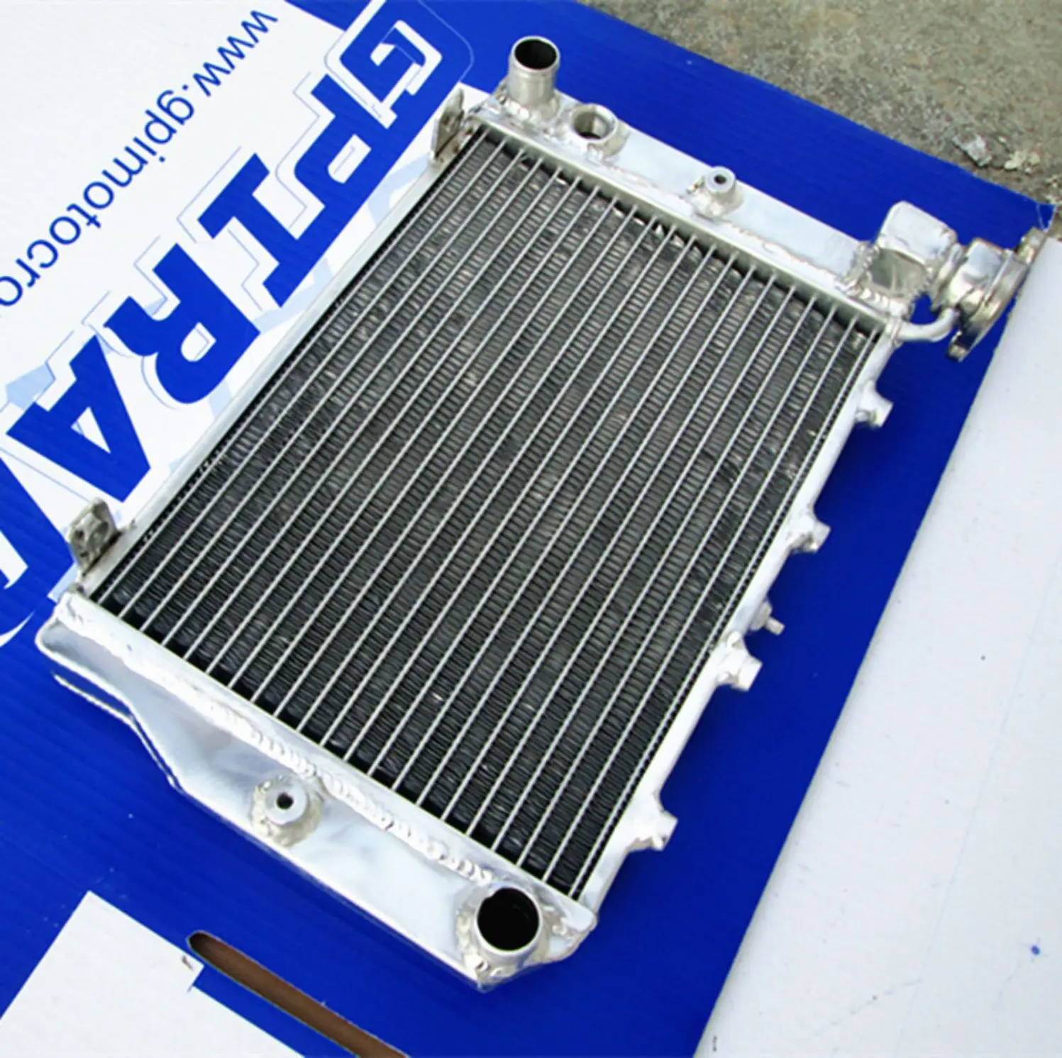 Для Honda Magna 700 VF700C 1982-1986 годов алюминиевый радиатор охладитель охлаждающей