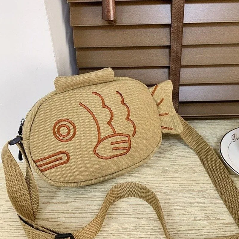 

Cute Canvas Messenger Bag Embroidery Fish Shape Torebka Listonoszka Portable Zippered Small Purses Handbags Mini Crossbody Bag