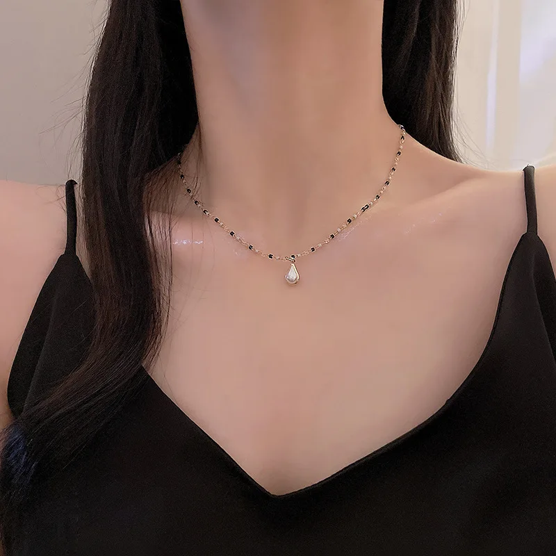 

New Black and White Crystal Pearl Necklace for Women All-match Temperament Collarbone Chain Wholesale Jewelry