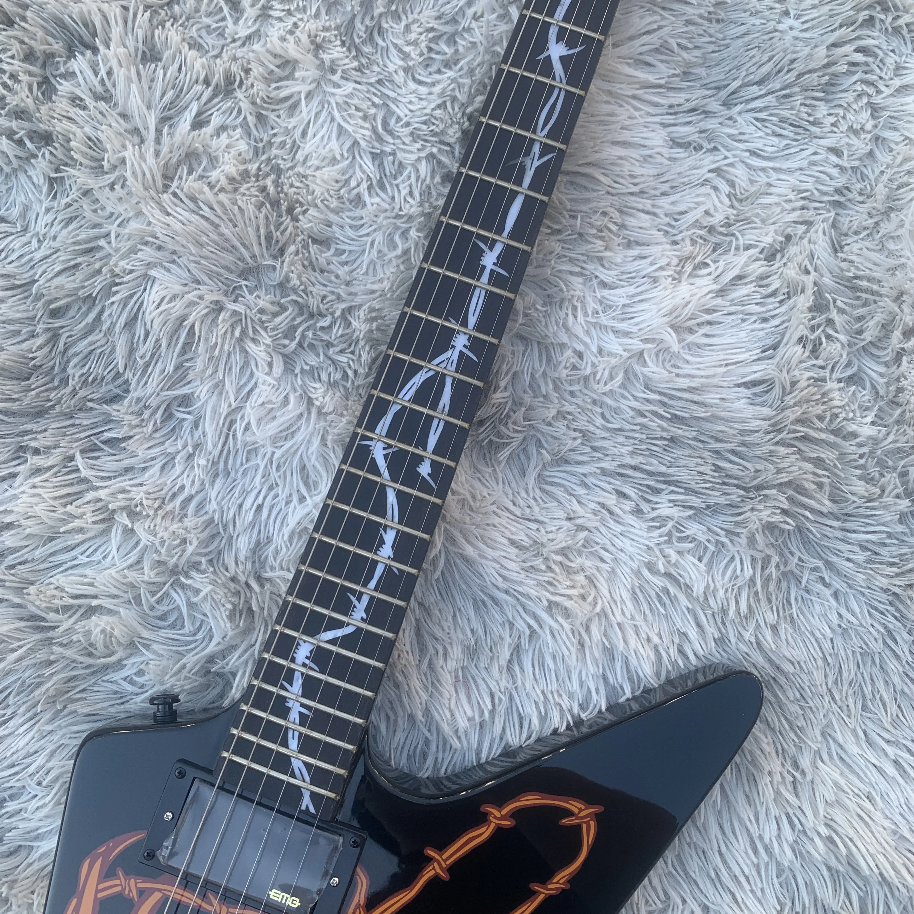 В наличии изготовленный на заказ звукосниматель для электрогитары James Hetfield Elk Skull