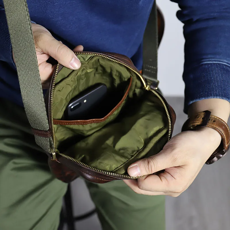 Outdoor daily light genuine leather men mini shoulder bag trendy handmade luxury high quality cowhide small phone crossbody bag