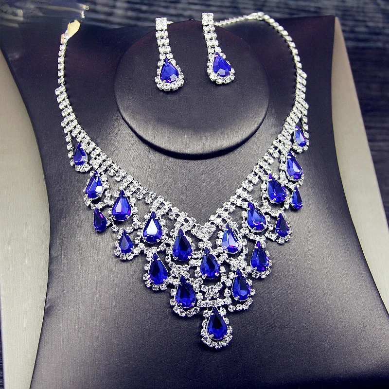 

Bridal Crystal Full Diamond Necklace Earrings Two-piece Set Exquisite High-end Knot Wedding Dress Necklace Accessories