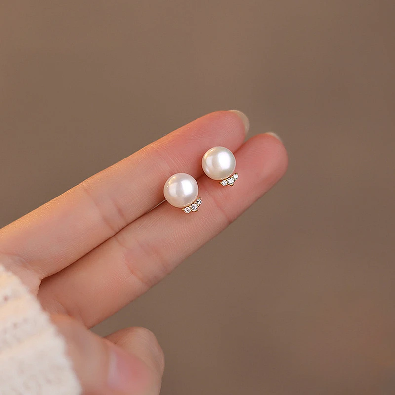 Женские серьги-гвоздики из серебра 925 пробы с жемчугом