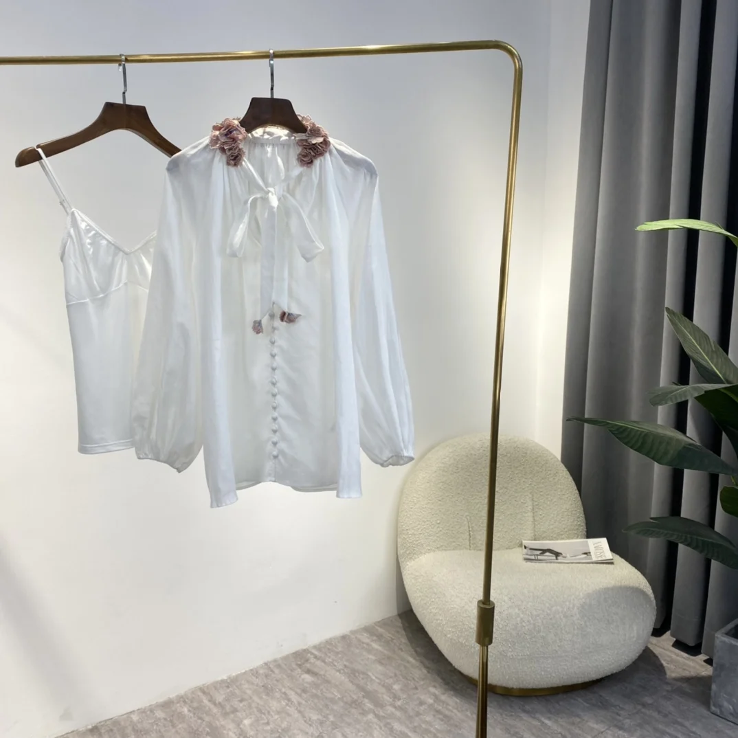 

Женские белые рубашки, блузки из двух предметов, новинка сезона весна-осень 2022, высококачественные топы из рами с аппликацией в виде розовых...