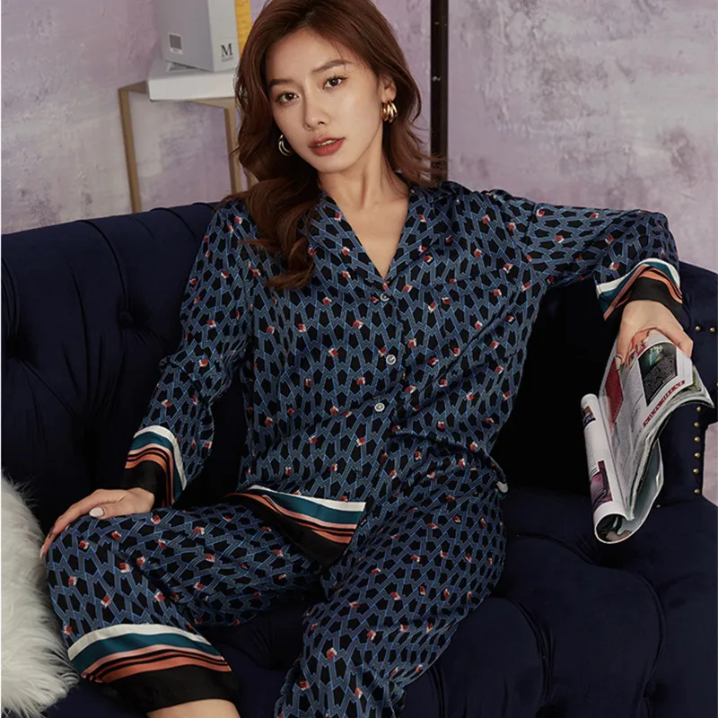 2022 New Women's Pajamas Set Luxury Style Fashion Splicing Stripes Sleepwear Silk Like Nightgown Leisure Home Clothes Nightwear