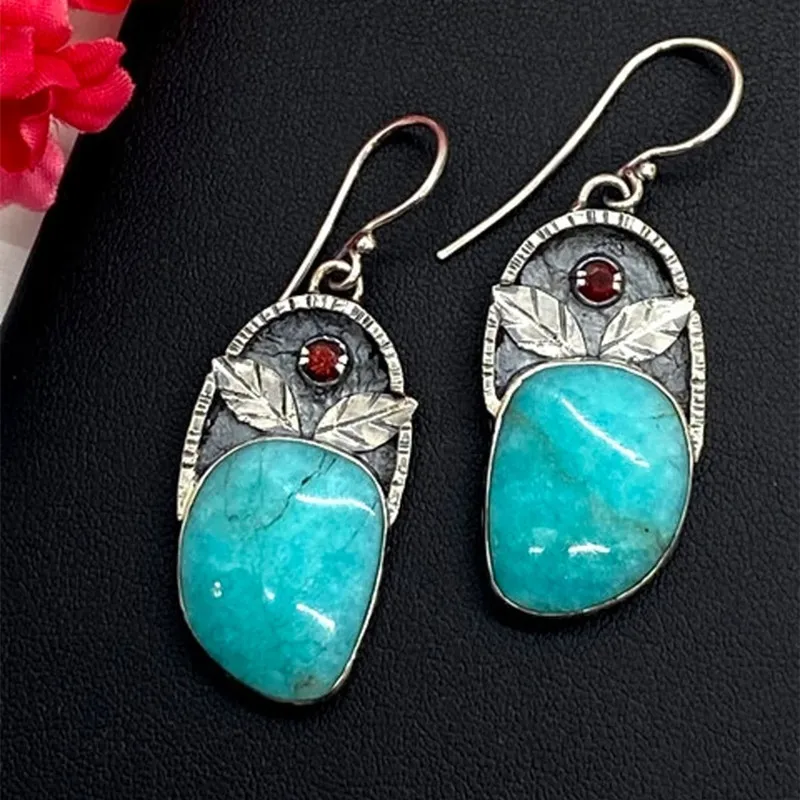 

Vintage Irregular Metal Hand Carved Leaf Pattern Inlaid Turquoise Earrings Boho Green Stone Drop Earrings for Women