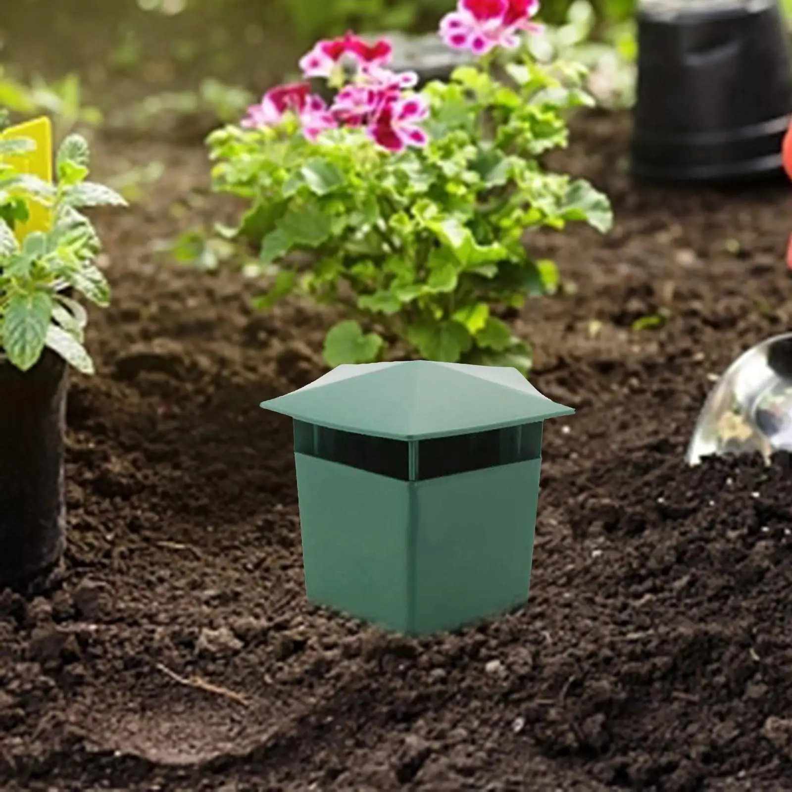 

Snail Cage Multipurpose Friendly Snail Slug Catcher for Park Balcony Garden