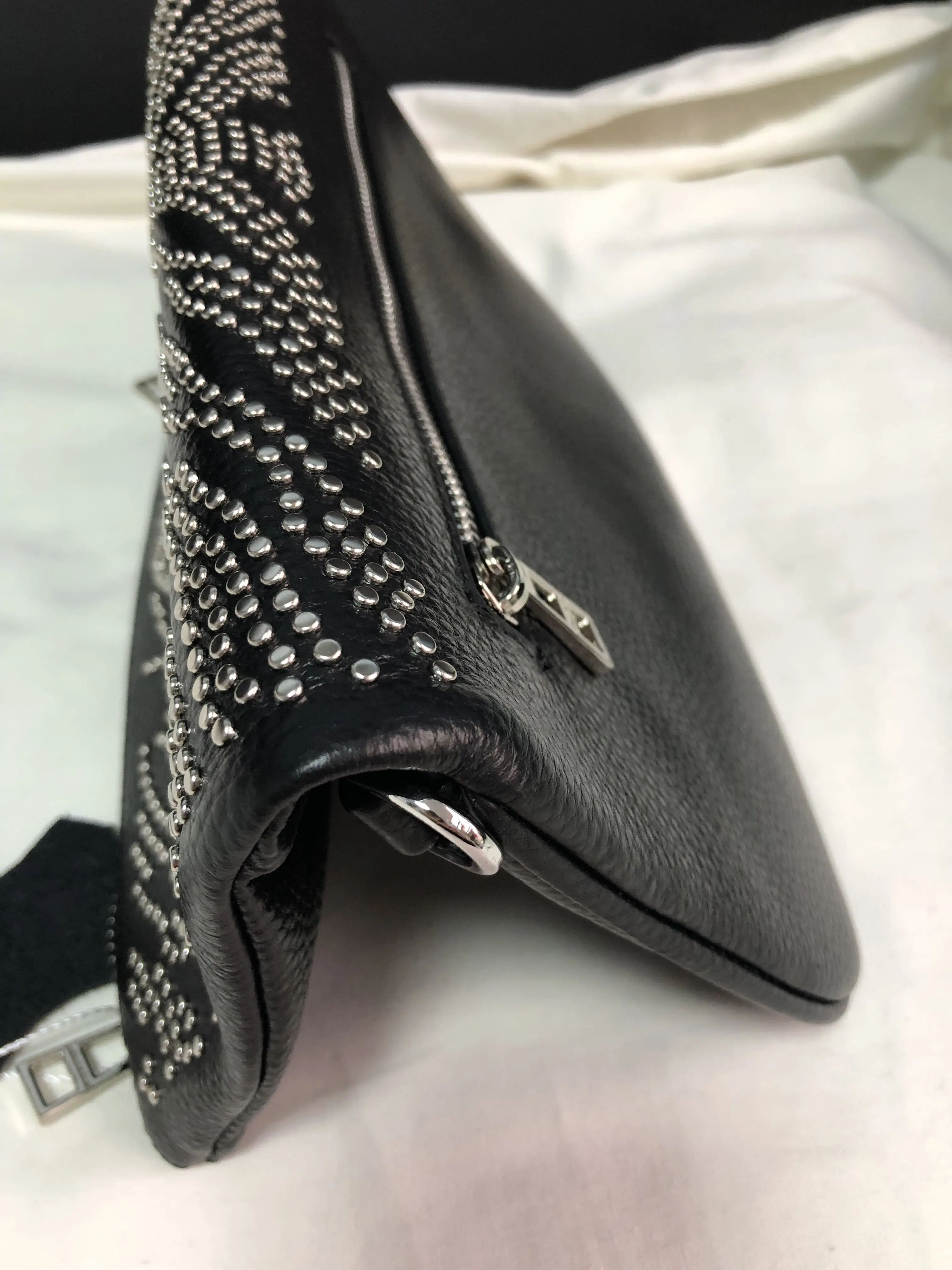 

Женская трехмерная сумка из натуральной кожи