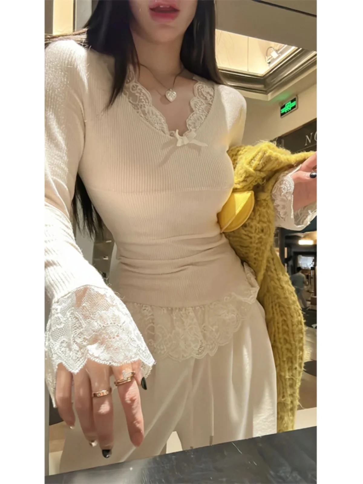 Pure Desire Sexy U-Collar Lace Stitching Long sleeves Shirt Women Autumn and Winter Inner wear Design Sense Sweet Spicy S...