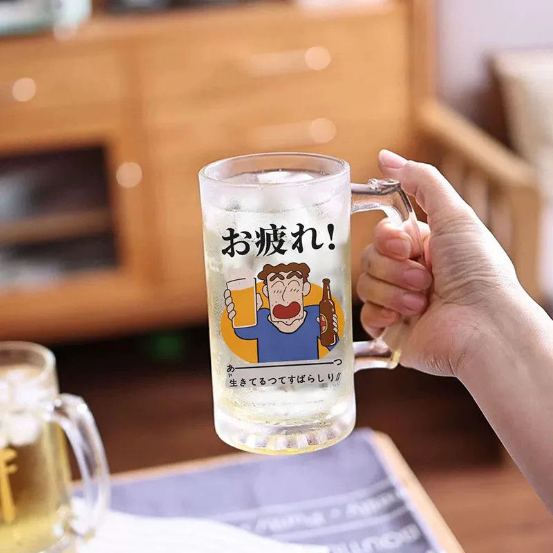 Фото Милая стеклянная пивная кружка Crayon Shin-chan Family, 500 мл, большая емкость, для домашнего бара, декор для рабочего стола, подарки №5