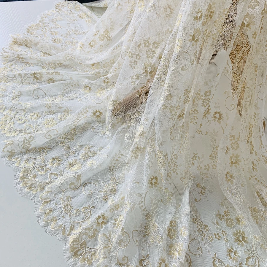 

Width(Height) 1.5M, Length 3M per Piece Gold Eyelash French Lace Fabric Design Fabric Good Quality