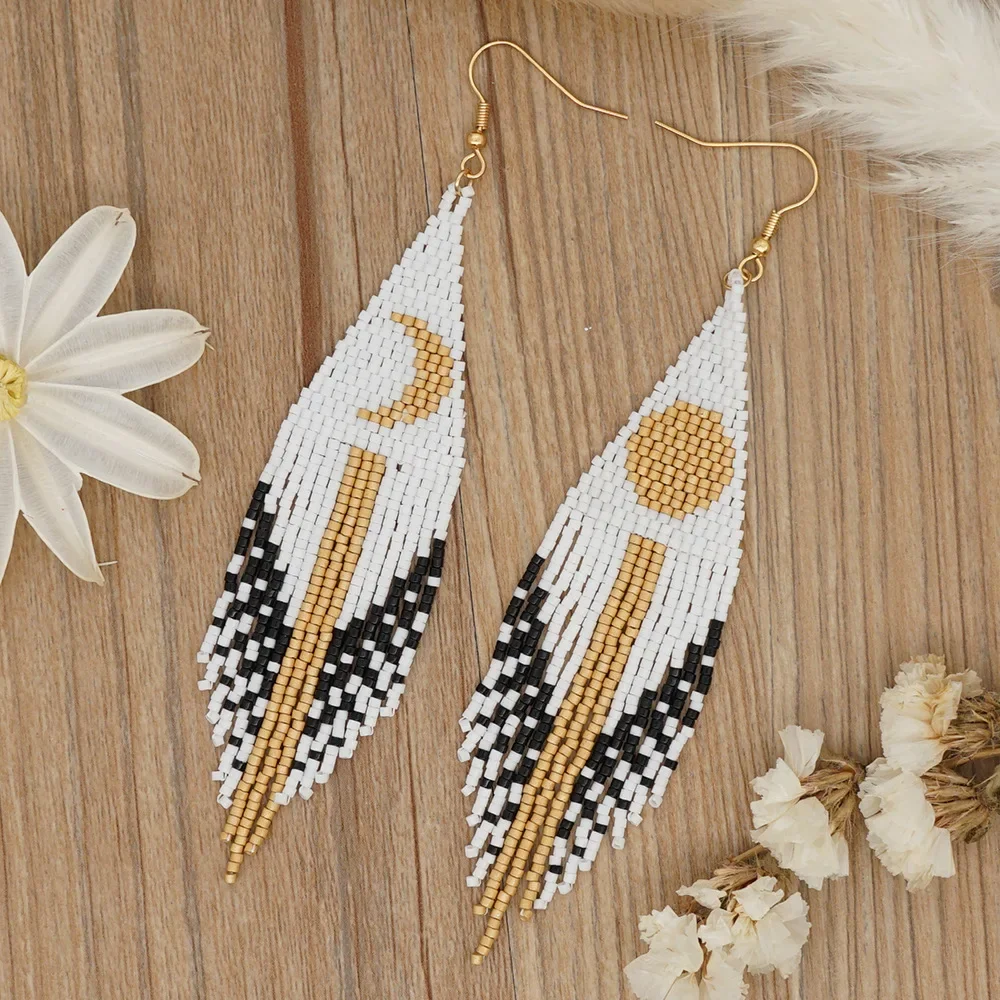 Серьги из бисера ручной работы 2025 с кисточкой симметрией дизайн Солнца и Луны