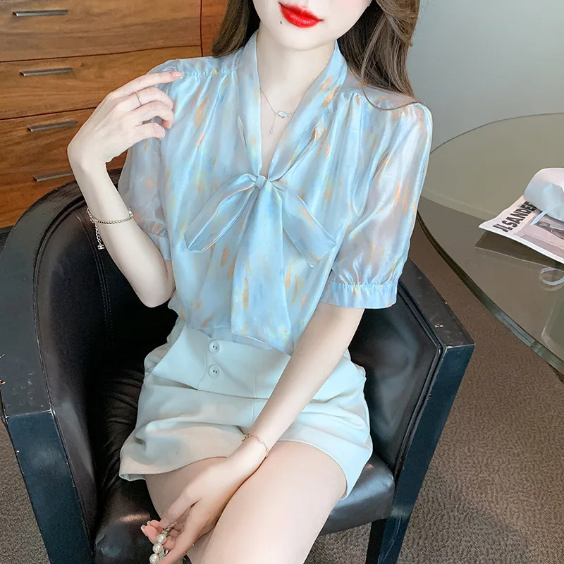 Рисунок 5 - Блузка женская с бантом