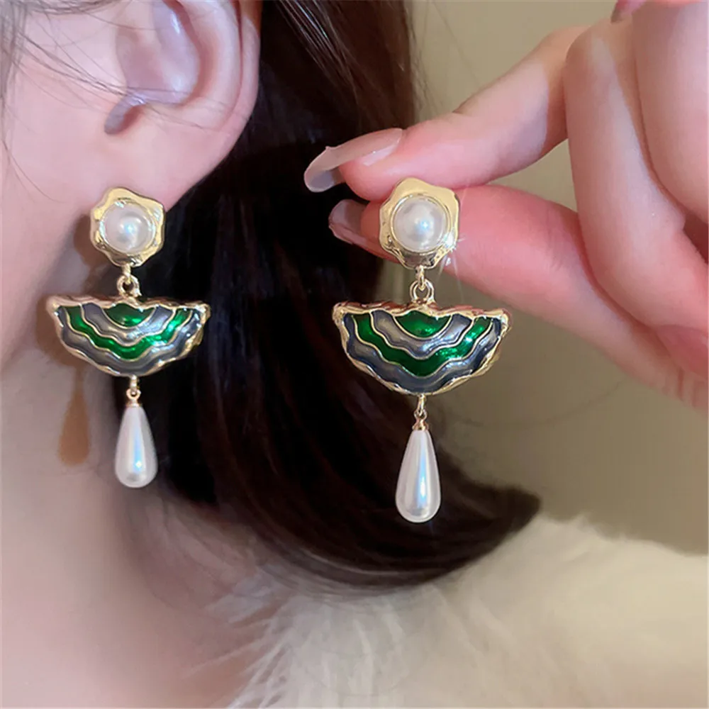 

Irregular Semicircle Metal Drop Glaze High Imitation Pearl Pendant Earrings For Women Fashion French Vintage Jewelry Earrings