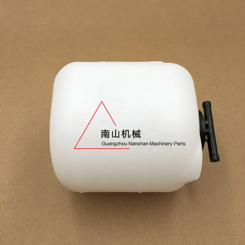 Аксессуары для экскаваторов подбак антифриз запасной маленький чайник