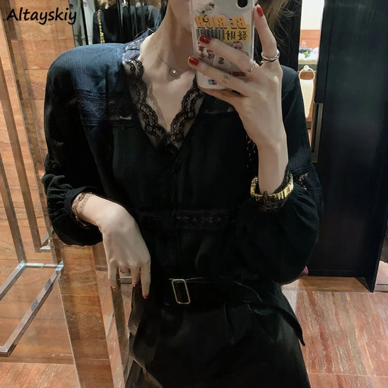 

Блузка женская с V-образным вырезом, элегантная мягкая кружевная в стиле пэчворк, модная базовая нежная пикантная удобная повседневная одеж...