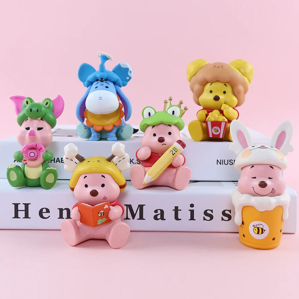 

Фигурка пуха, медведя, 8 см, Крест из поросенка, платье, аниме игрушки, «сделай сам», нашивка, украшение для торта, кавайная экшн-коллекция, подарки из ПВХ материалов