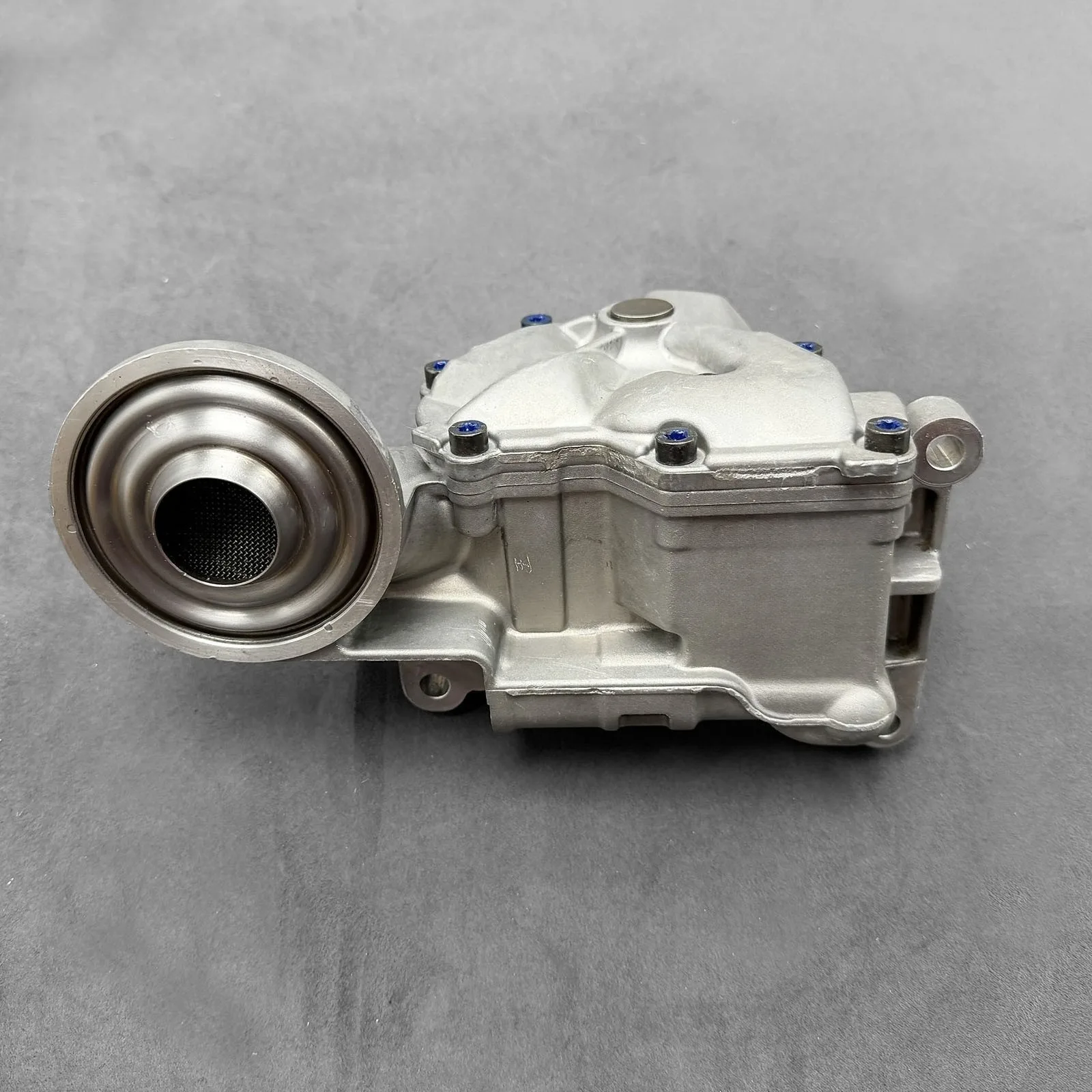 Фото Масляный насос 6E115105G для двигателей 2.4/3.2L AUDI A4/A6/A8/S4/S6/S8 BDW AUK BKH BYU BPK, запчасти и аксессуары для автомобильных двигателей №1