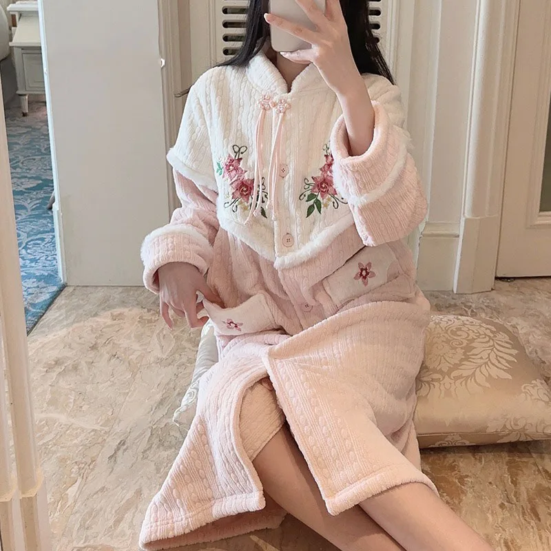 Фото Retro warm sleepwear 2025 new Chinese style buckle Cardigan nightgown flower embroidery winter dress elegant pajamas FG662 №4