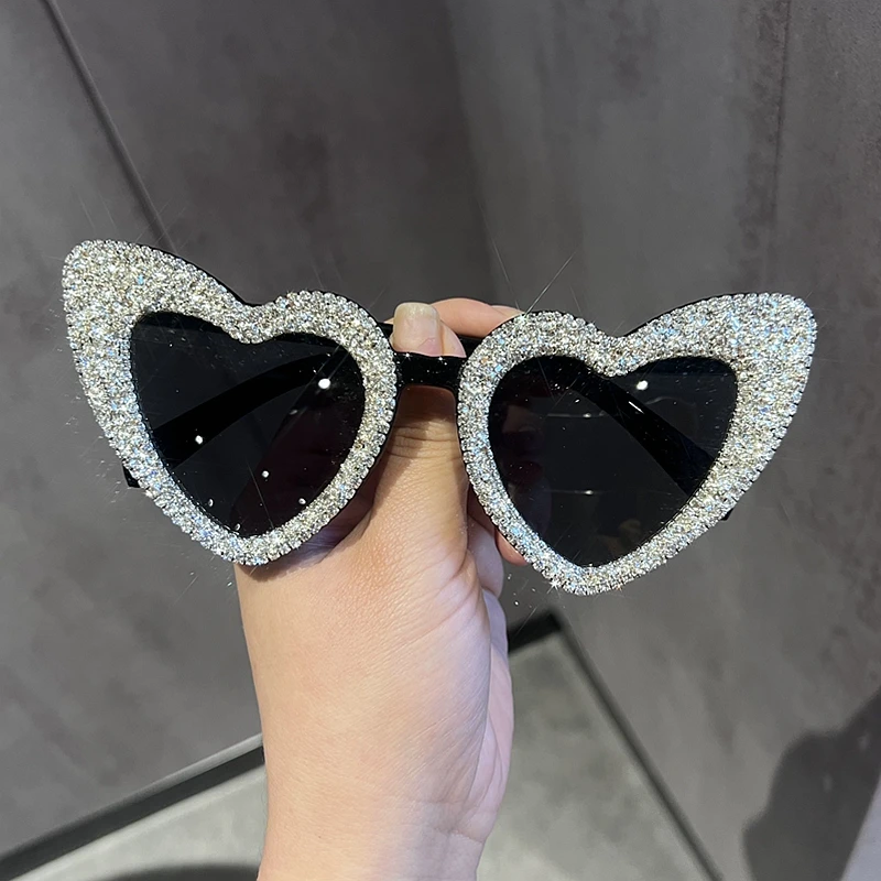 Gafas De Sol con forma De corazón para mujer, lentes De Sol femeninas con montura ostentosa, De color plateado, con UV400