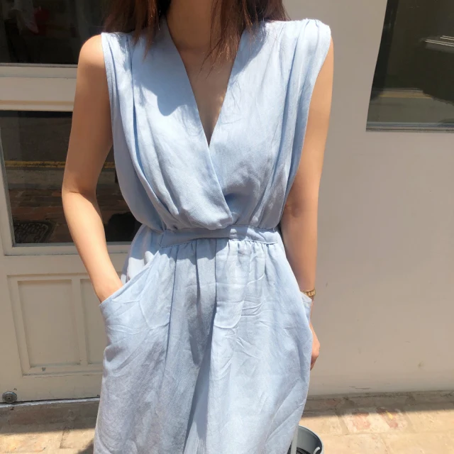 

Elastic Waist Midi Dress Casual Temperament Womens 2021 New V-neck Sleeveless Solid Loose Fitting Dresses With Pockets