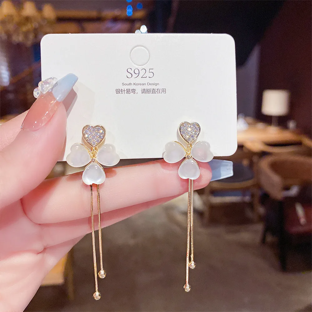 

S925 Silver Needle Heart Petal Four-Leaf Clover Design Long Fringe Tassel Earrings Women's Korean Ins Style Ear Stud Ear Jewelry