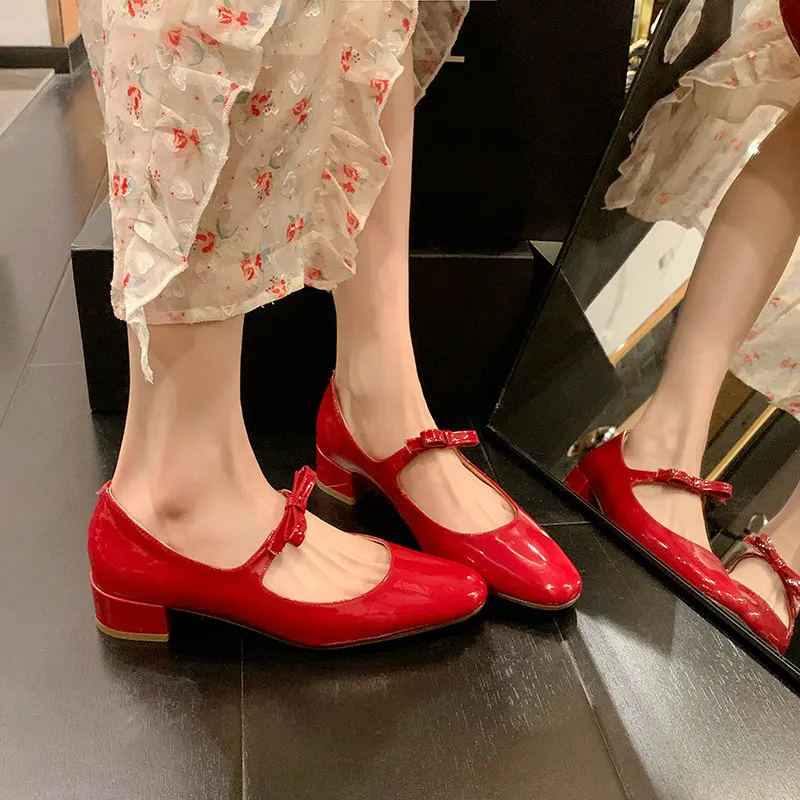 Туфли-лодочки женские из натуральной кожи с закрытым носком на высоком массивном