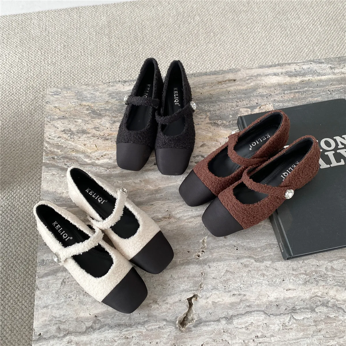 

Туфли женские с круглым носком, меховые лоферы, без застежки, низкий каблук, черные, белые, коричневые, Размеры 35-39