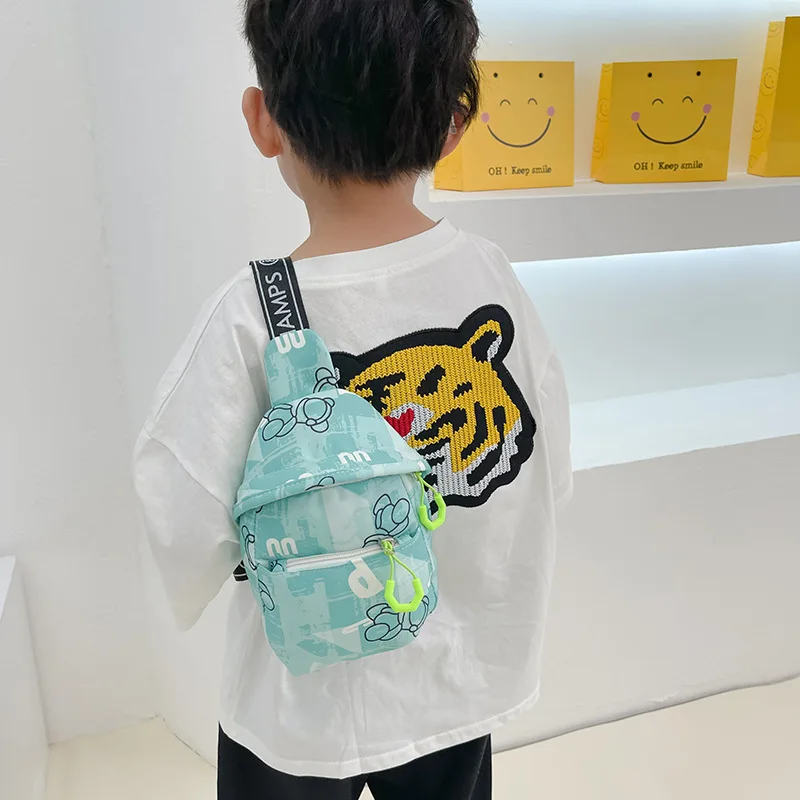 

Модная крутая нагрудная сумка для мальчиков и девочек, миниатюрный мессенджер с принтом граффити и краской, портативная уличная дорожная С...