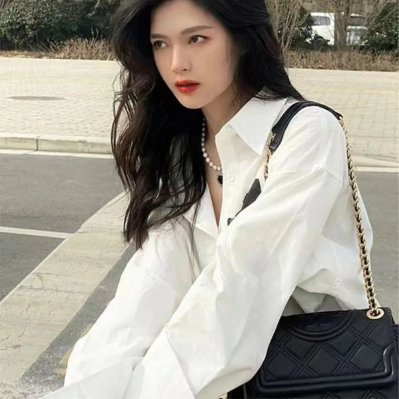 Женская рубашка DAYIFUN с вышивкой в виде черной розы летняя/Осенняя белая