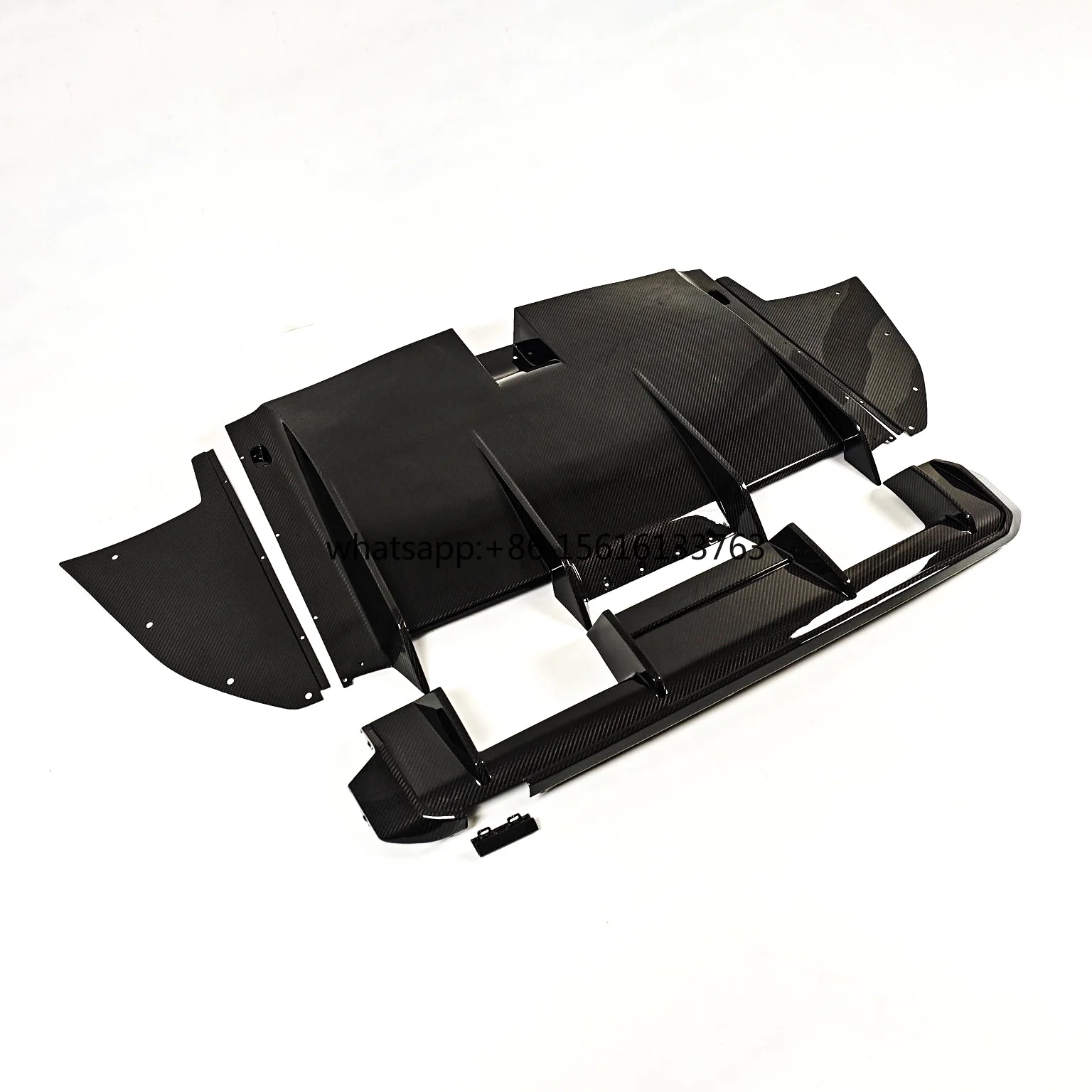 Фото Для BMW G80 G81 M3 G82 G83 M4 Competition CS 2020-2026: Задний нижний диффузор-сплиттер в стиле RSC для бампера №1