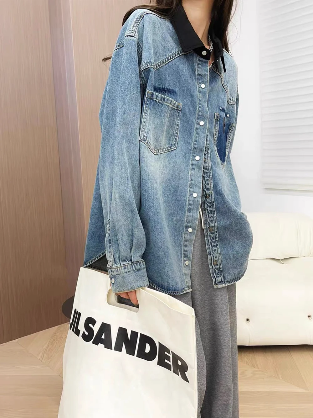 

Washed Denim Lapel Shirt Women Pocket Letters Decorate Single Breasted Long-Sleeve Black Collar Tops Loose Fashion Coat Lady