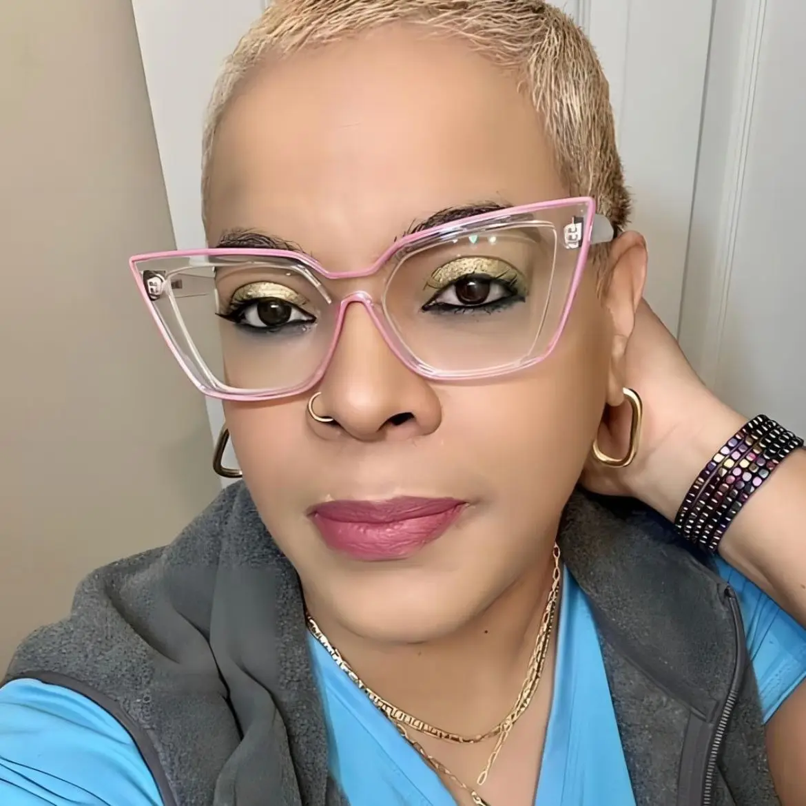 

2023, женские очки с защитой от синего света, модные женские очки, модные очки для компьютера, модная оправа для очков ярких цветов