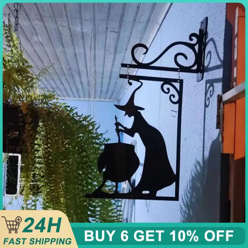 

Яркая металлическая подвеска в виде стены для украшения сада