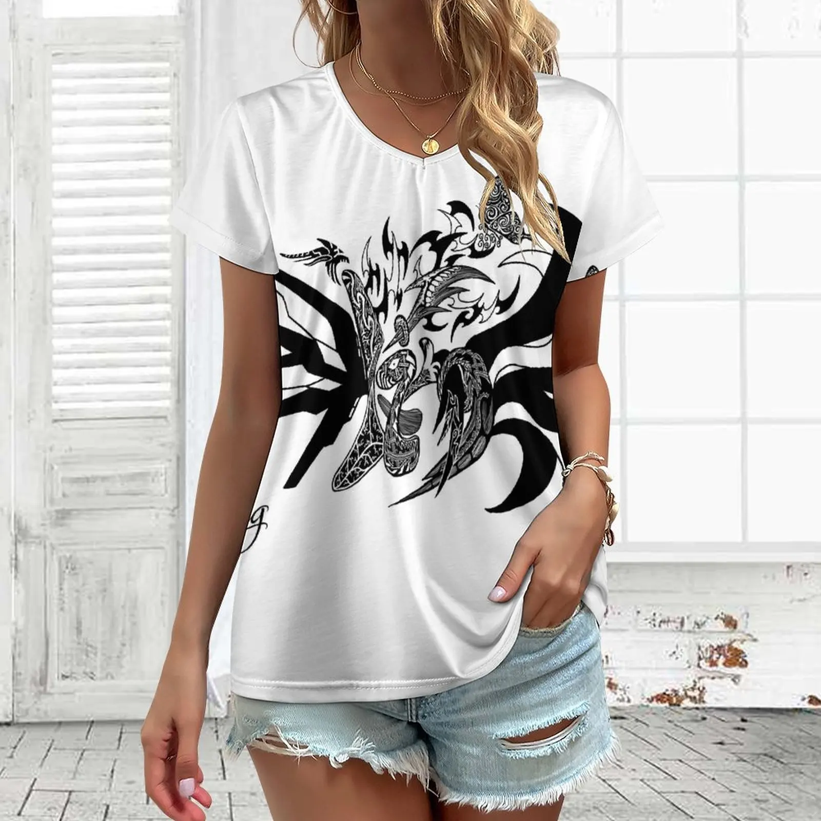 

The New Fashion Young Casual Female T KING V-Neck Short Sleeve T-shirt