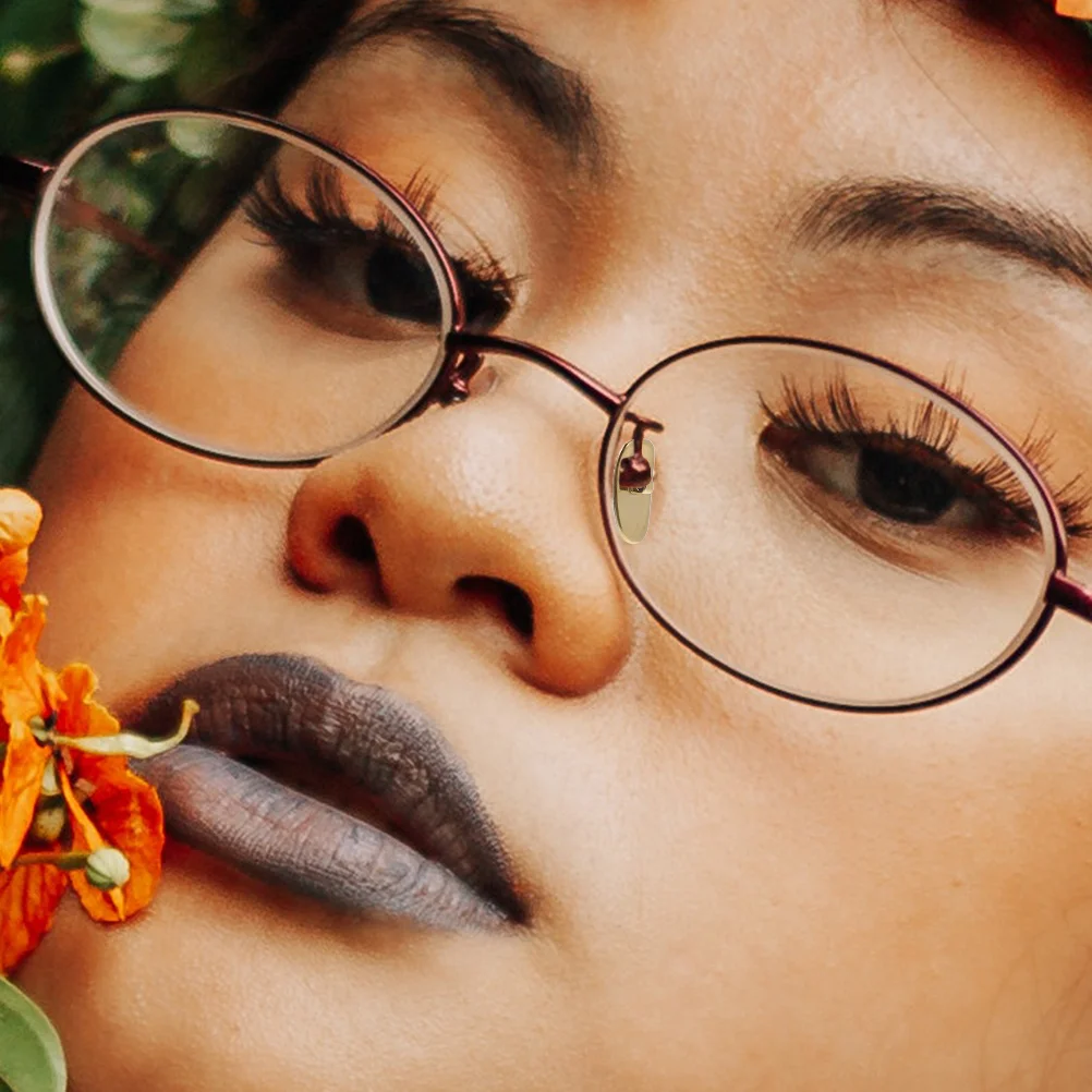 Фото Накладки для очков на нос "Nose Glasses Pads" Подушки Заклепки из титана Комплект ремонта Золотая замена креплений Замена крепления глаза Ремонт Накладки для очков на нос "Nose Glasses Pads" Подушки Заклепки из титана Комплект ремонта Золотая замена креплений Замена крепления глаза Ремонт