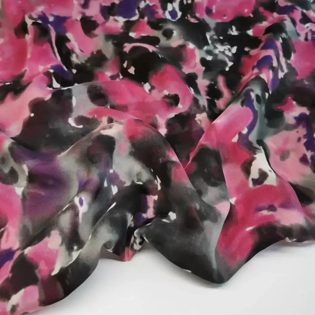 Распродажа эластичная шелковая ткань жоржет с принтом Омбре для шитья рубашек