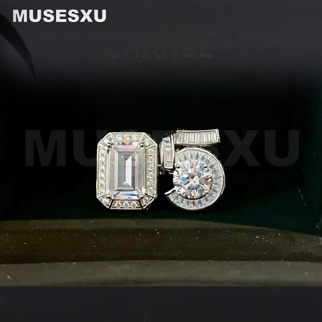 

2022 Jewelry & Accessories Luxury Brand Square Crystal & Zircon Inlaid Digital Open Ring For Women's Party Gifts