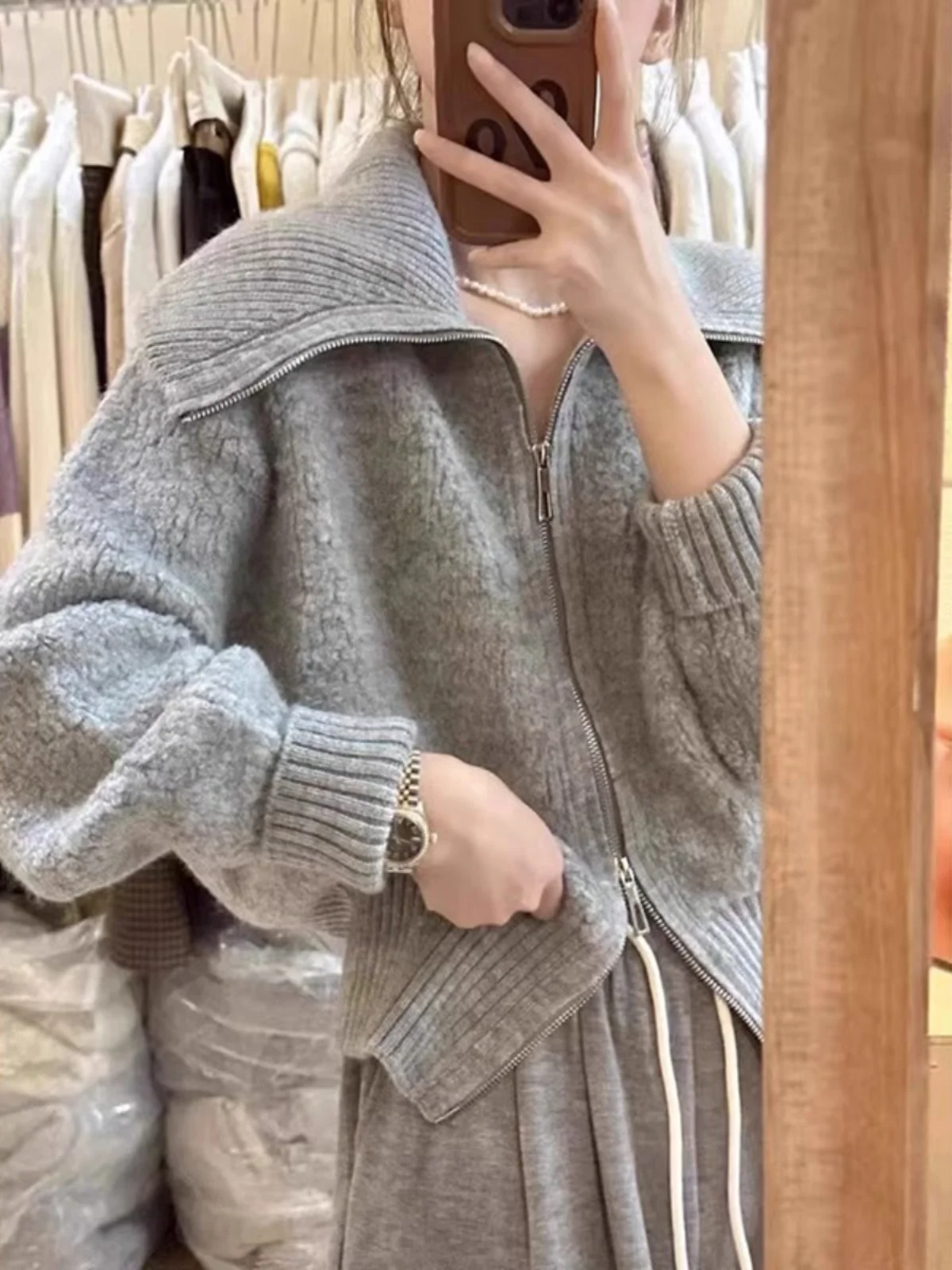 Высококачественный серый свитер с двойной молнией и большими лацканами верхняя