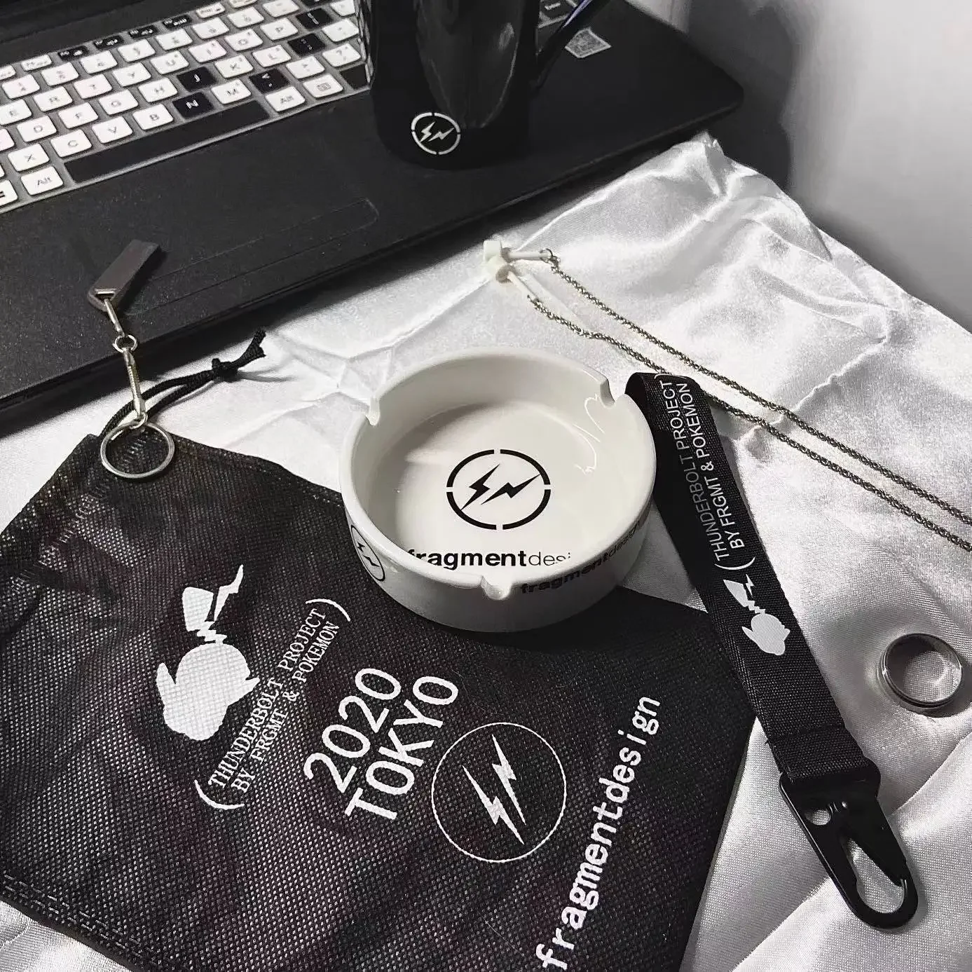 Фотолампа с керамической пепельницей в стиле ретро