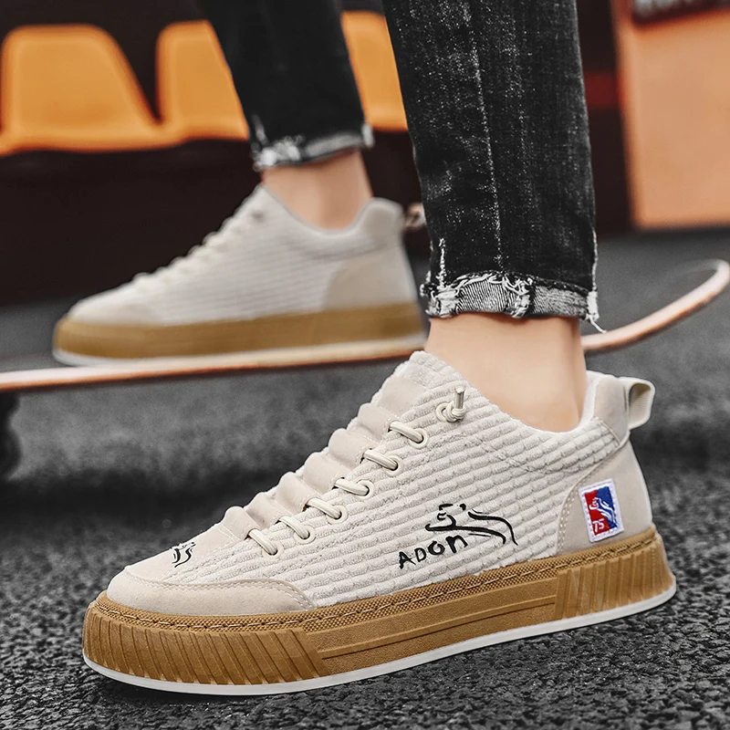 Trendy Men Skateboard Shoes Yellow Streetwear Designer Skate Shoes Men Flats Sneakers Comfortable Thick Sole Sport Sneakers Man